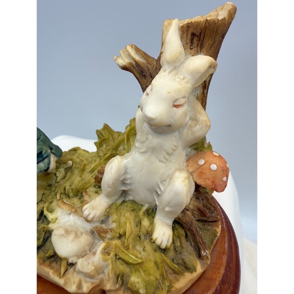 The Tortoise and the Hare Anthropomorphic Resin Wildlife Figurines on Wood Base - Picture 5 of 5